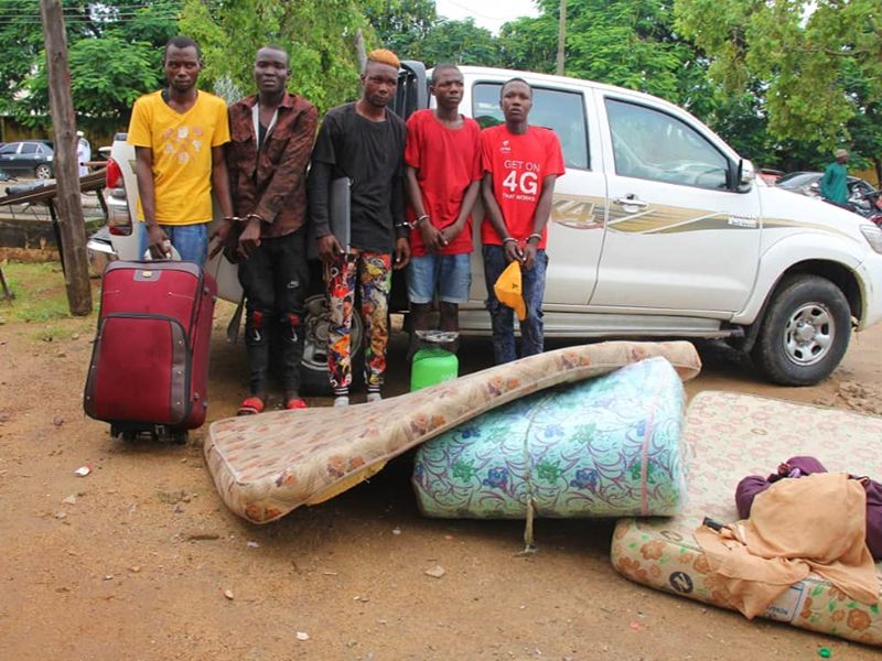 5 ROBBERY SUSPECTS 