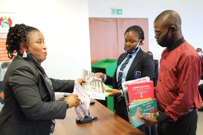 adressing students2